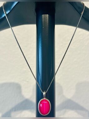 Vintage Silver Tone Necklace with Hot Pink Oval Pendant